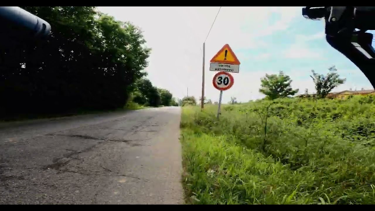 1h 20 minute Road Bike - 21.1 km - Half Marathon country road video indoor cycling running workout