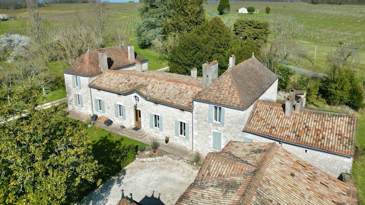 SOLD - Near Gensac - Elegant Country home with a beautiful parkland - AJG026
