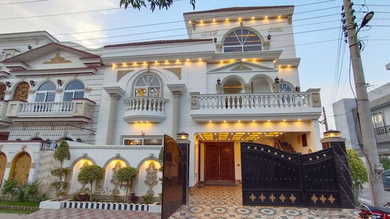 8 marla corner house 🏡 for sale on main 60 feet road Al Rehman Garden Phase 2 Lahore.