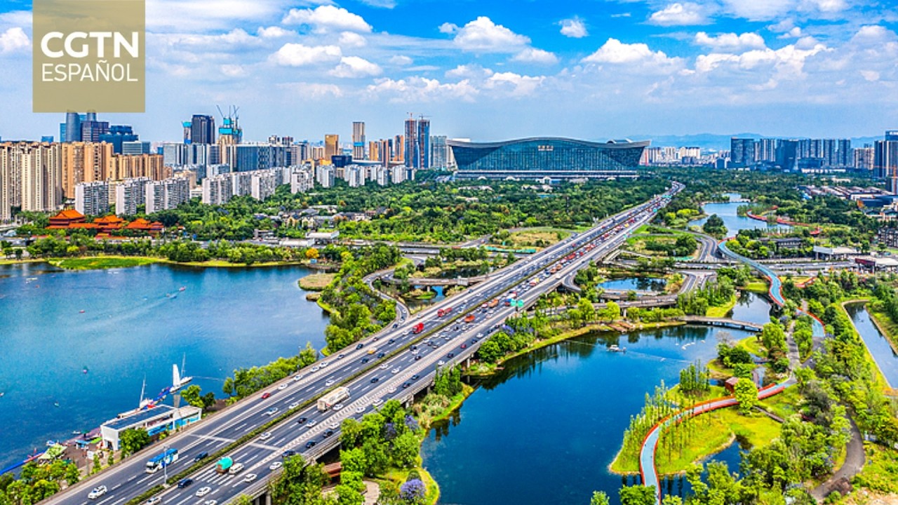 Planificador económico de China proyecta crecimiento de seis billones de yuanes para el PIB en 2026
