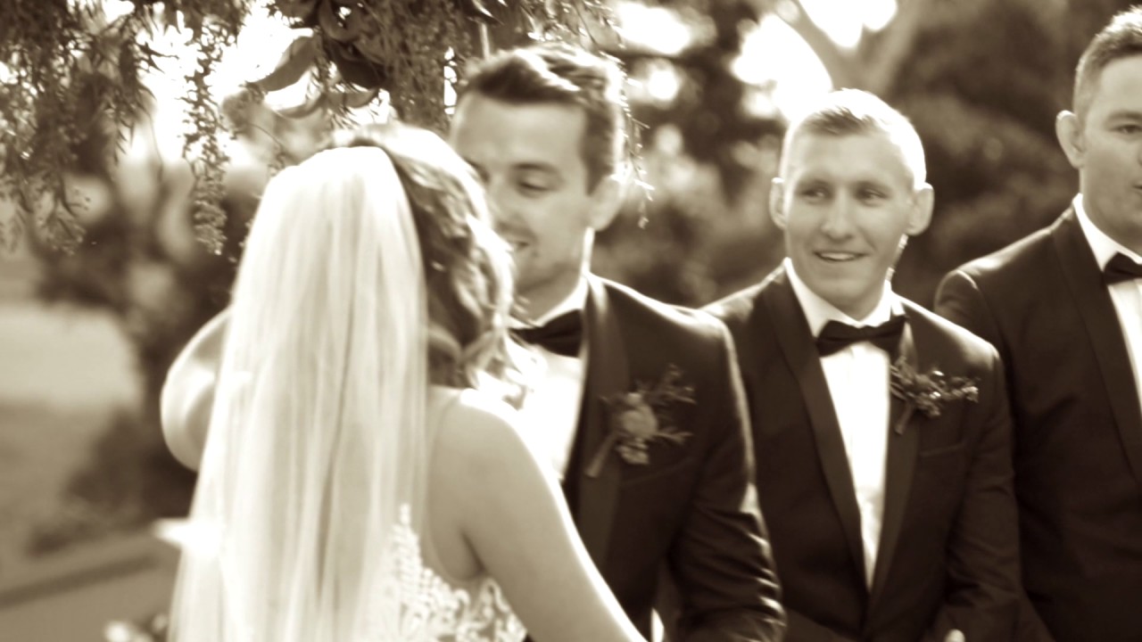 Celebrant Lady Love - Annie Molenaar - Gold Coast, Byron Bay + Brisbane Wedding Celebrant