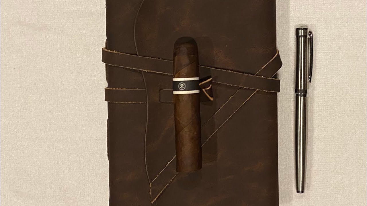 RoMa Craft CroMagnon Knuckle Dragger Petite Robusto | Cigar Review