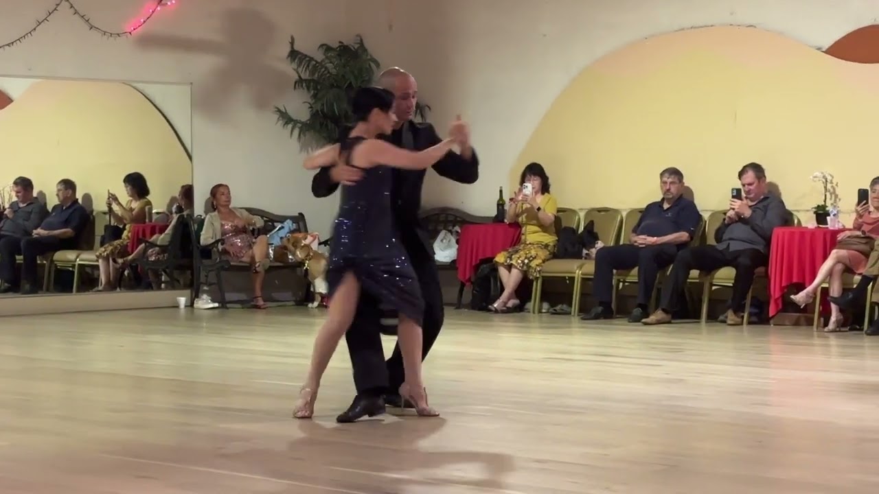 VALS by Guillermina Quiroga and Mariano Logiudice