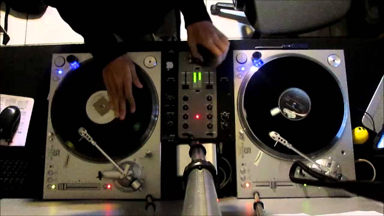 Billie Jean Vs Yeah! (Michael Jackson & Usher Mash-Up)