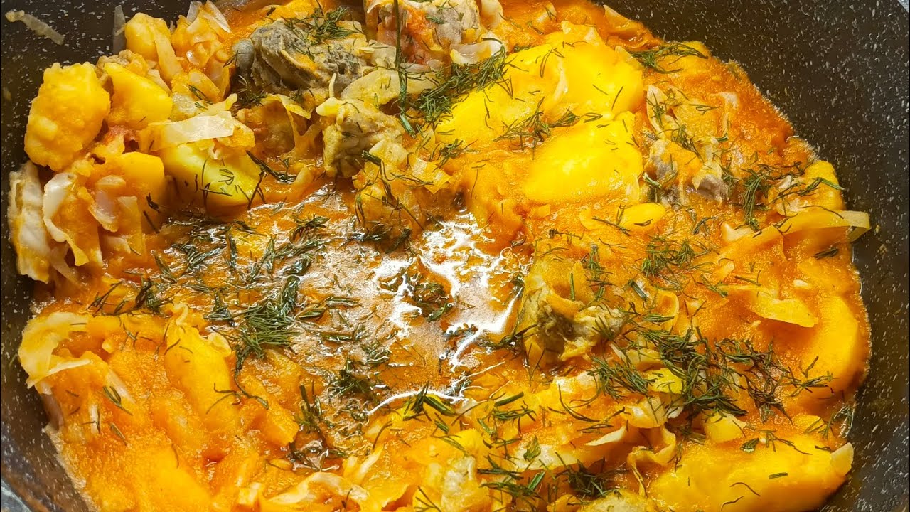 Тушёная картошка с капустой.