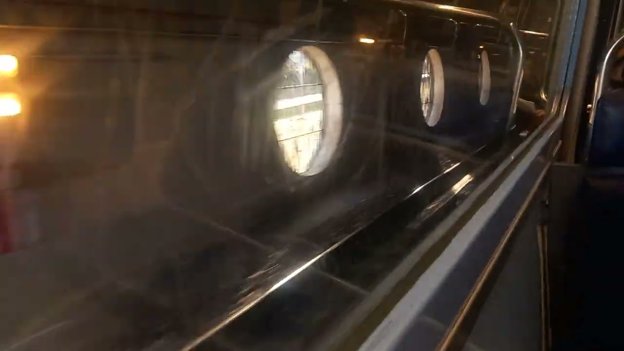 De Créteil Préfecture à Créteil Pointe du Lac A Bord D'Un MF77 Non Rénovée. Metro Ligne 8 RATP.