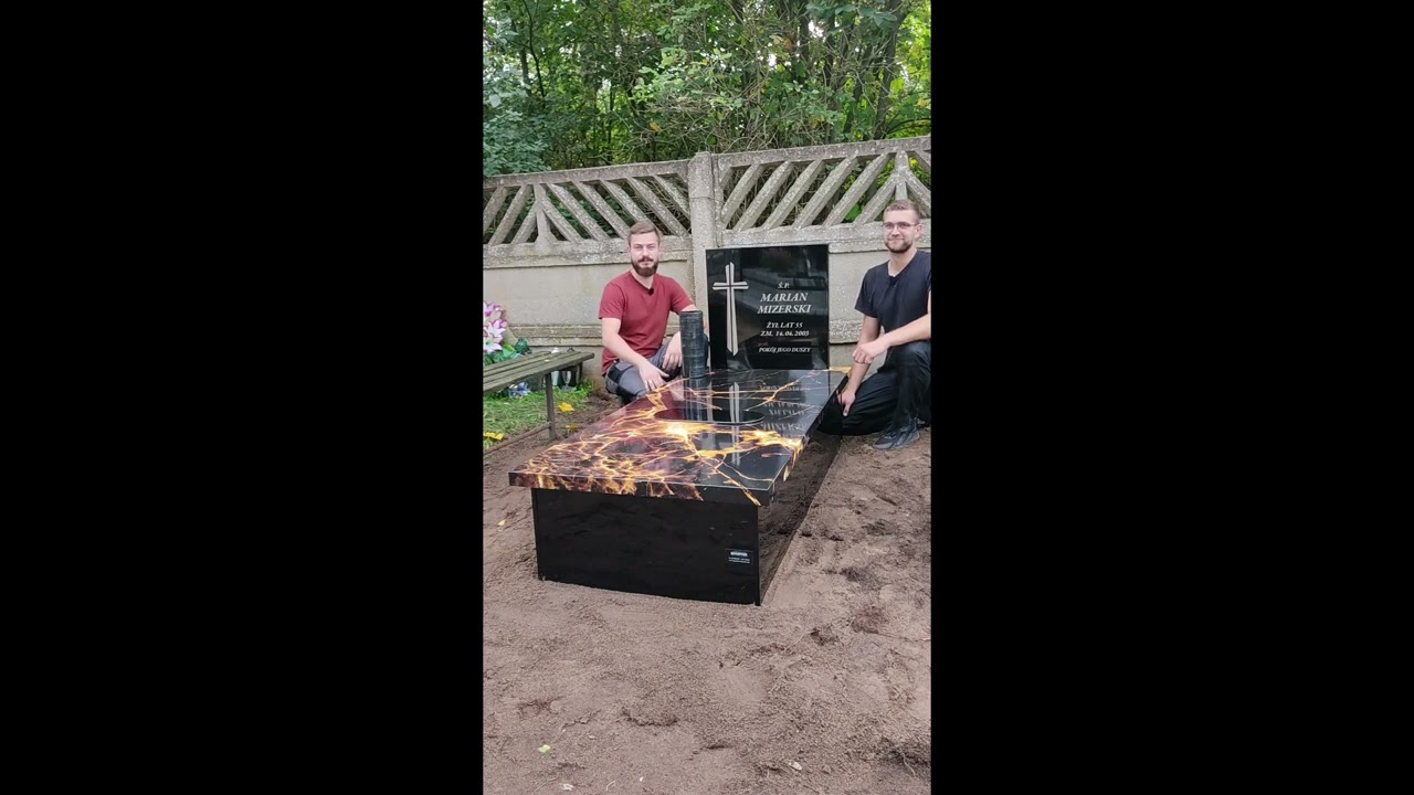 Najpiękniejsze pomniki cmentarne - nagrobek kompozytowy