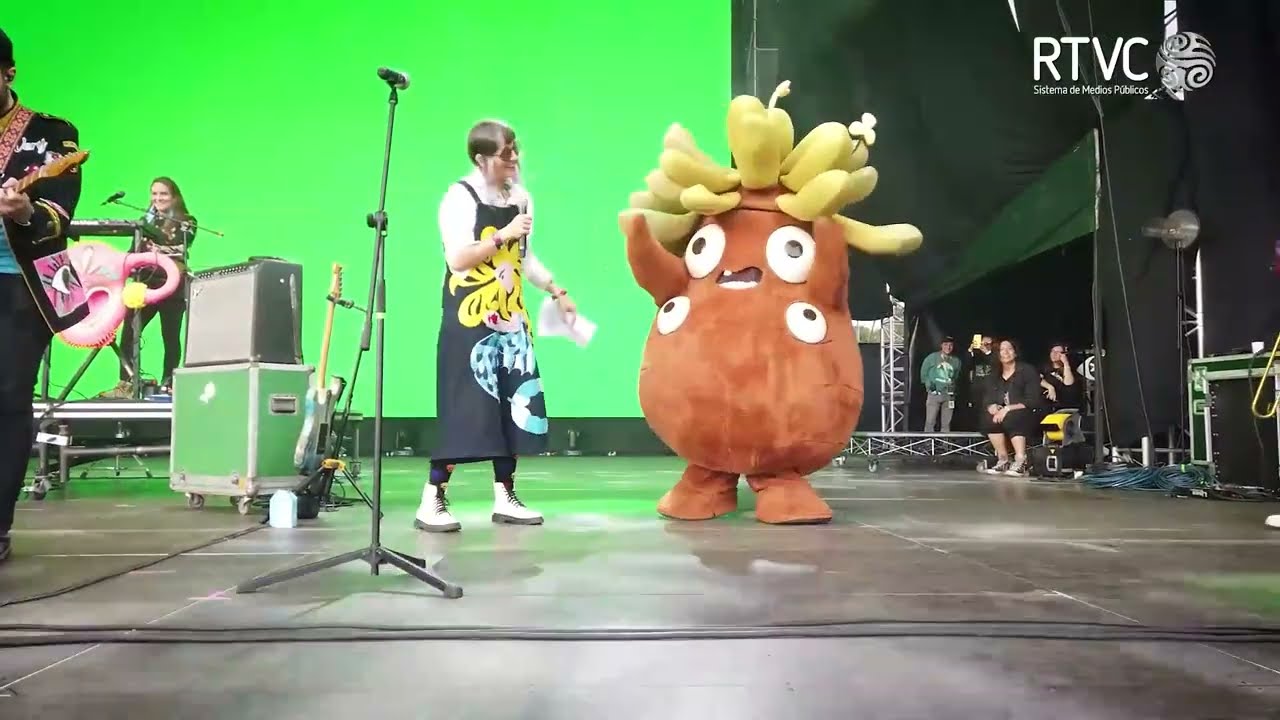 Frailejón Ernesto Pérez cantó con Aterciopelados en el Festival Cordillera