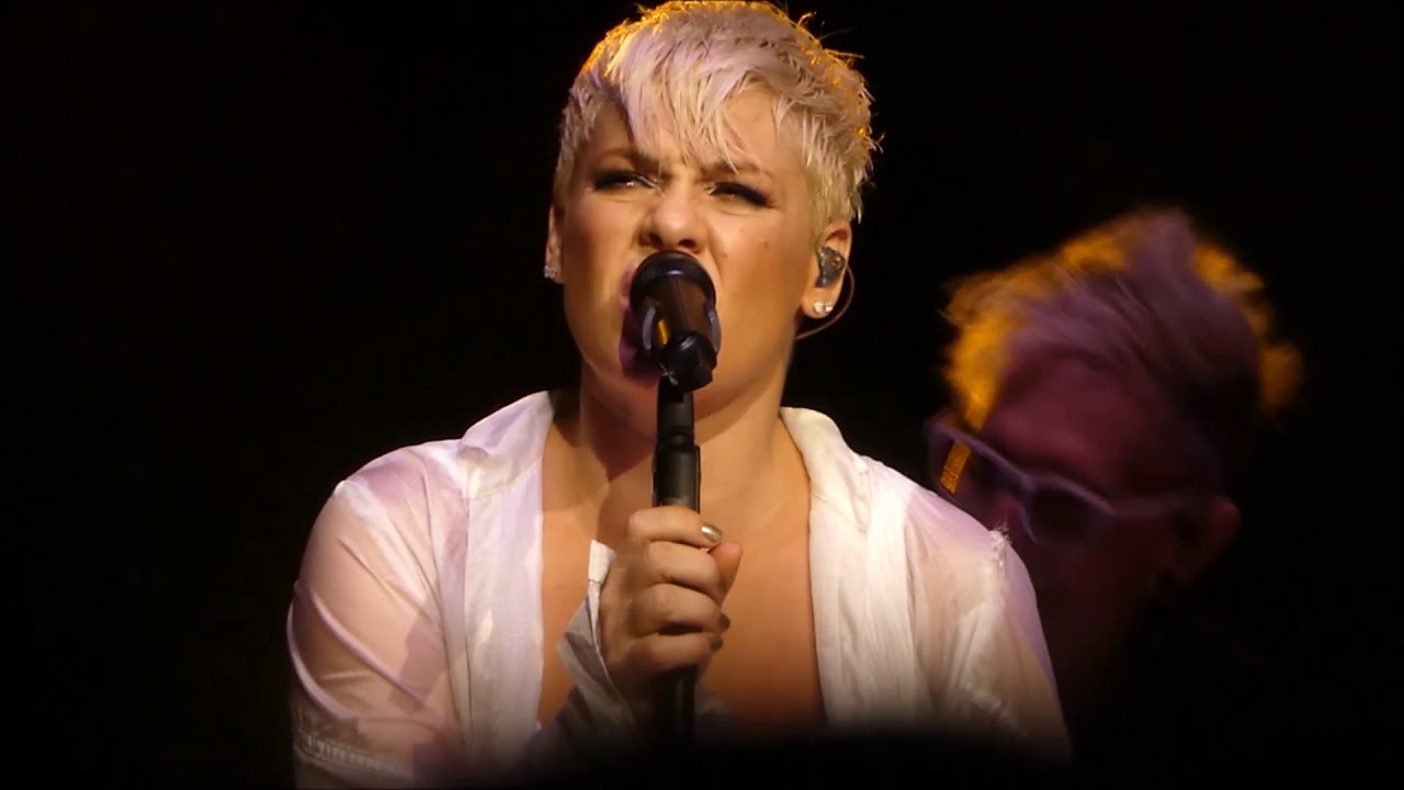 Pink - Barbies (Live in Melbourne - Australia)