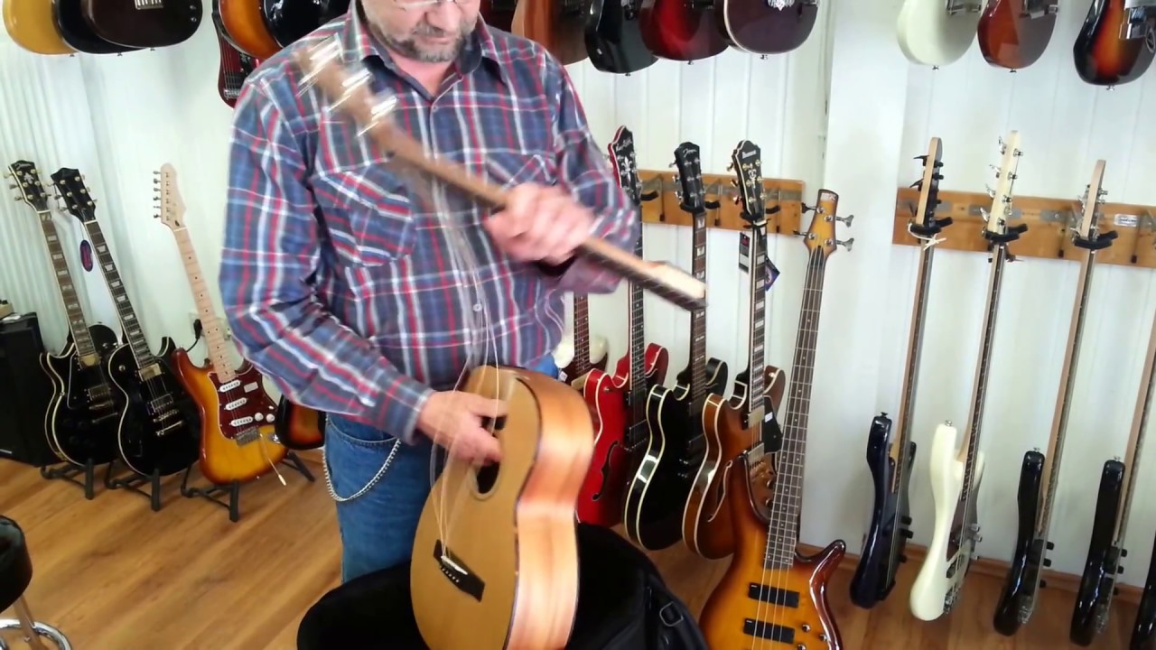 Reisegitarre FURCH 