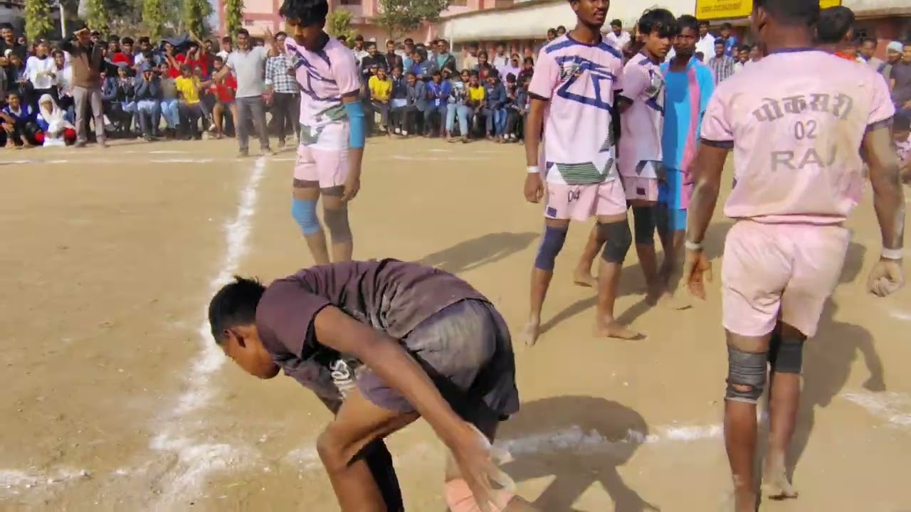  सरगुजा ओलंपिक विकासखंड स्तरीय खेल प्रतियोगिता पोकसरी और बतौली नवापारा के बीच शानदार खेल प्रदर्शन