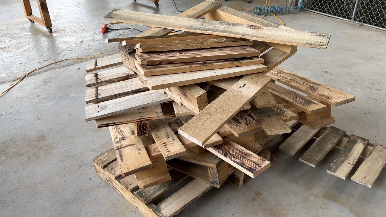Reviving Waste Wood: Making an Incredible Table and Chair Set from Salvaged Pallets and Scrap Wood