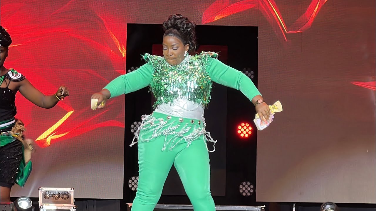 Irene Namatovu yekoze obusolosolo nga ayimba ku Concert ya Hajjat Sophie Nantongo ku Serena Hotel