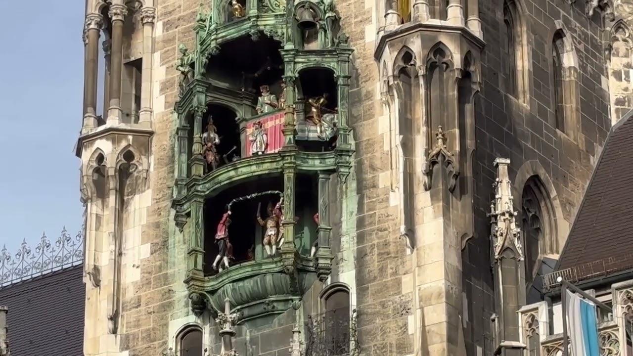 Munich Glockenspiel at Marienplatz 