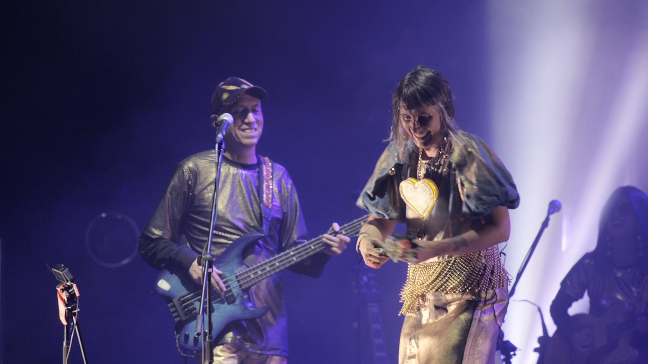 Aterciopelados - Florecita Rockera (En Vivo)