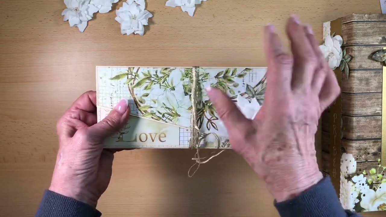 Wedding album and wedding postcard - # 443 ( Craft o clock and scrap mur )