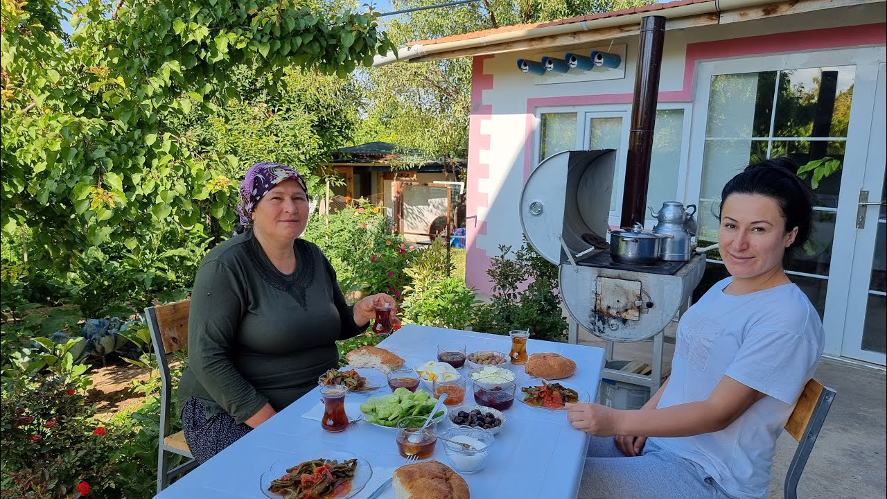 KAHVALTIDA TAZE FASULYE KIZARTMASI ODUN SOBASINDA