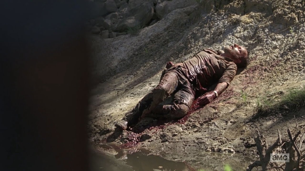 The Walking Dead 9x05 - Rick is Taken Away by Helicopter
