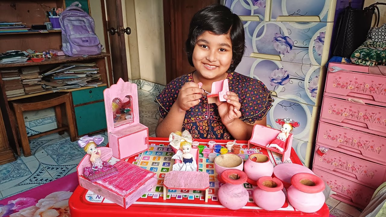 রাইসা পুতুলের ফার্নিচার রং করে নতুন বানিয়ে ফেলুলো ❤️Raisa is Painting the Doll's Furniture