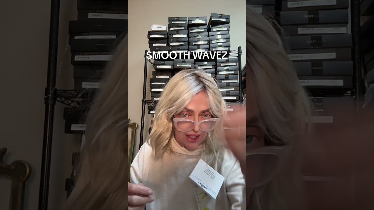 SMOOTH WAVEZ by Rene of Paris 