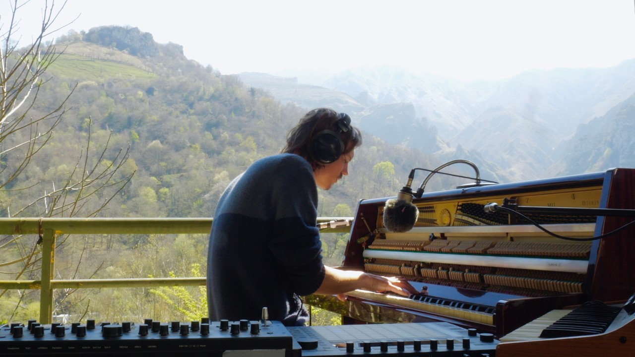 Blue - Chill Electronic Live Session