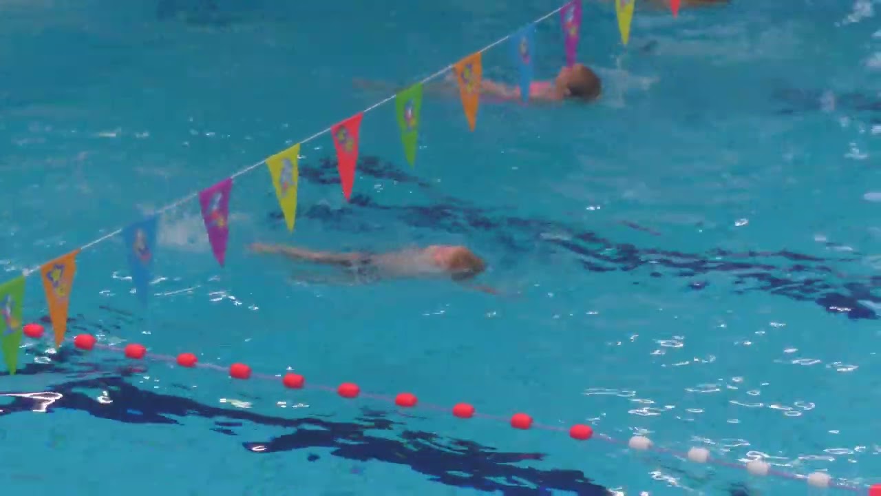 JacePace haalt zijn A-diploma. Afzwemmen bij Optisport!