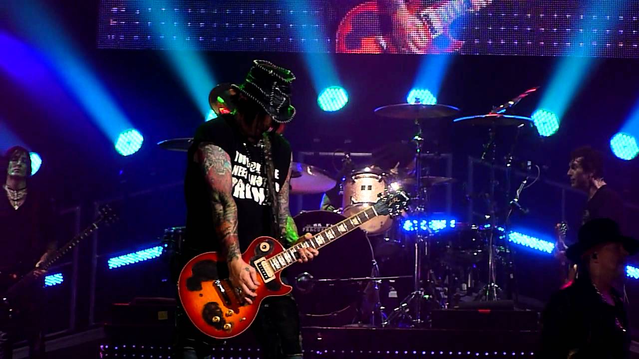 Guns'n'Roses - This I Love (Stadium Live, Moscow, Russia, 12.05.2012)