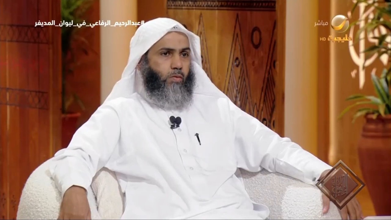 الشيخ عبدالرحيم الرفاعي يروي حكاية المرأة التي جاءت محمولة وتتكلم بصوت رجل، وخرجت تسير على قدميها