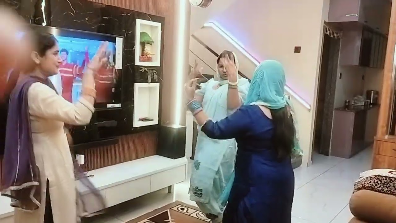 #dance #haryanvisong #haryana #beerkibottle #nanadbhabhi #dancevideo 