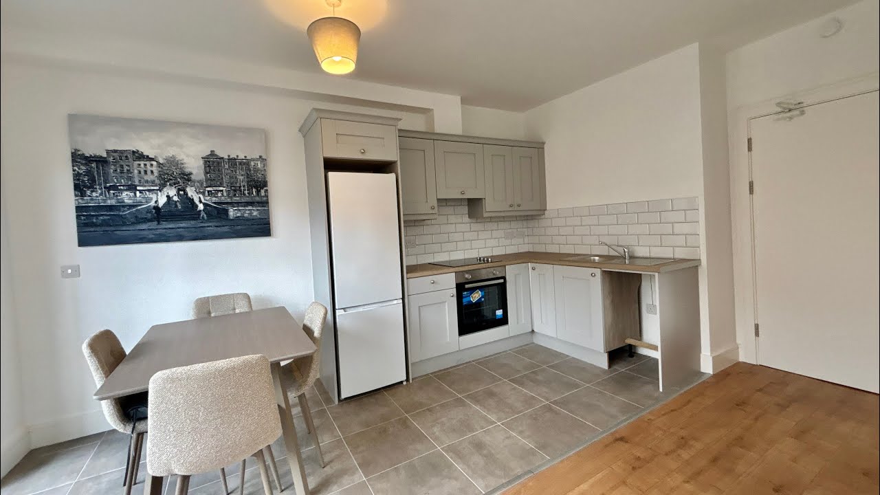 Apartment 4, 12 Northumberland Avenue