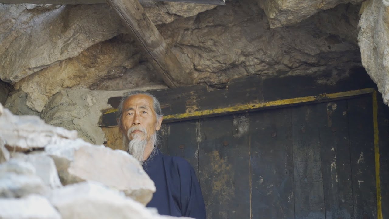 【环华十年】寻找终南山隐士，真的有人住在山洞里，还住了几十年了
