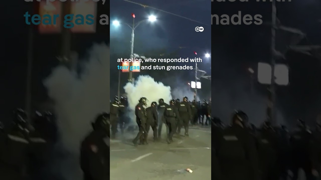 Anti-government protest turns violent in Serbian capital | DW News