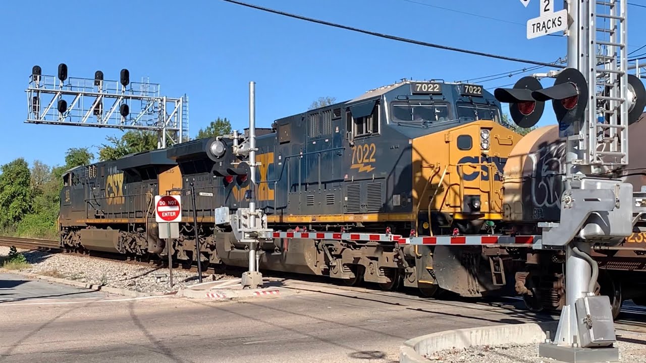 Norfolk Southern Trains On CSX Tracks In Squirrel Town!  Engineer Waves From CSX Local Switcher