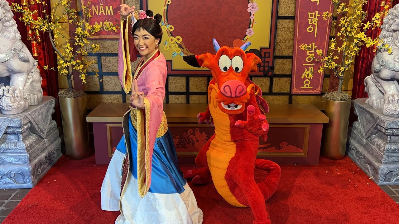 Встреча Мулан и Мушу в честь Лунного Нового года в Disney California Adventure — Disneyland Resort