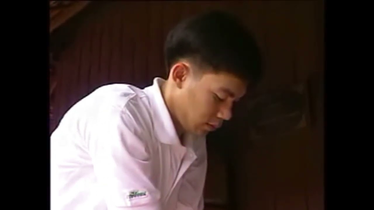 Royal Style Thai Massage: solo pressioni con pollici e palmi. (Video rarissimo)