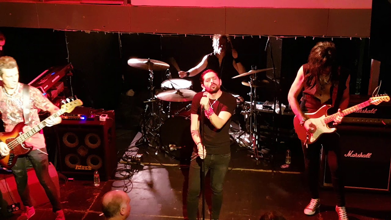 Walter Giardino Temple featuring, Ronnie Romero from Rainbow. At the Ferry. Glasgow. 19th Nov 2017.