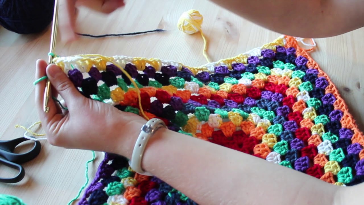 How to Change Colors on a Granny Square Blanket