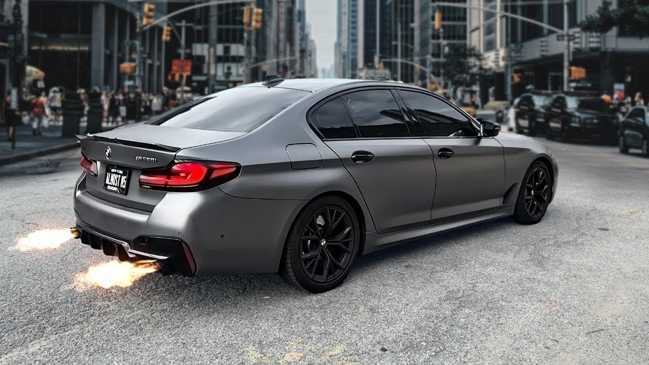 Самый желанный M550i получает откидные трубы!