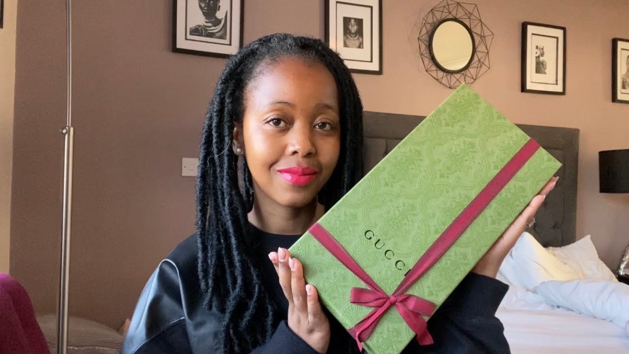 VLOGMAS DAY 12| UNBOXING THE GUCCI GG COTTON SOCKS|FARFETCH