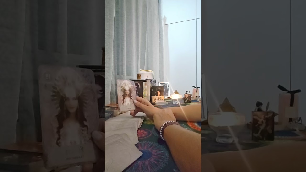 Que le gusta de ti?...cómo piensas,tú inteligencia ,tú tatuaje y tu cabello ondulado💞💞💞