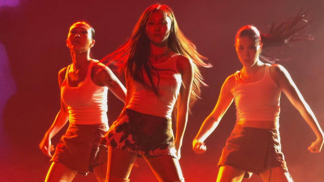 HWASA - ROAD / EGO / KIDDING - Oakland (fancam)