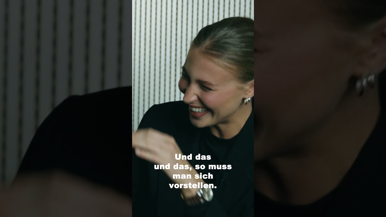Dietmar Wunder zeigt wie er Daniel Craig und Adam Sandler synchronisiert