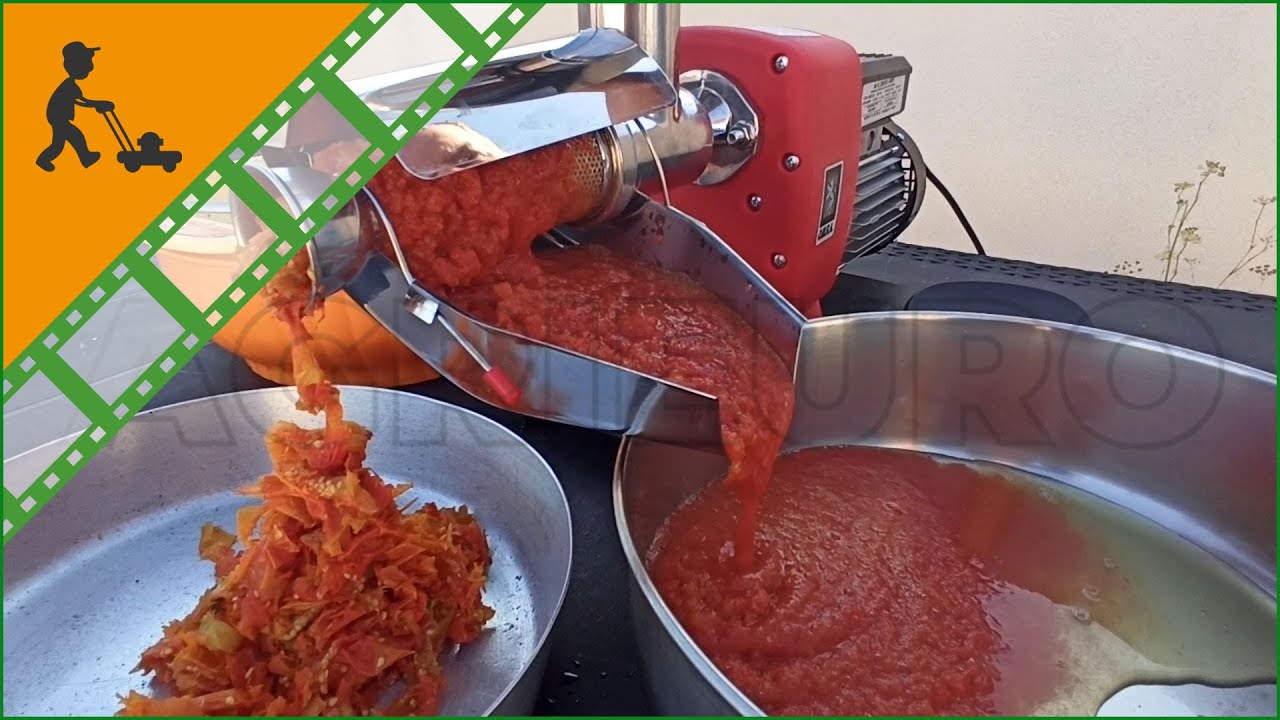 Passapomodoro da tavolo New O.M.R.A. : come funziona l'elettrodomestico realizzato in acciaio inox