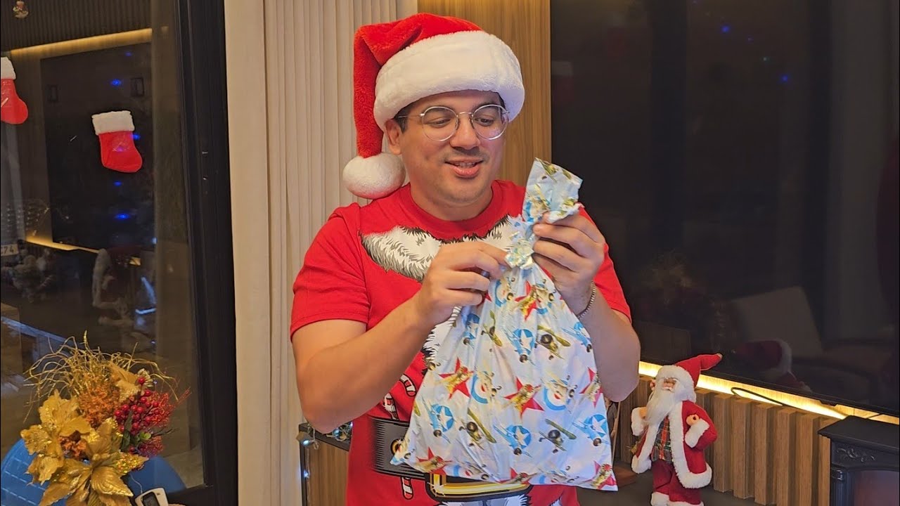 NOITE DE NATAL DA FAMÍLIA VELHOTE - Abrindo presentes!