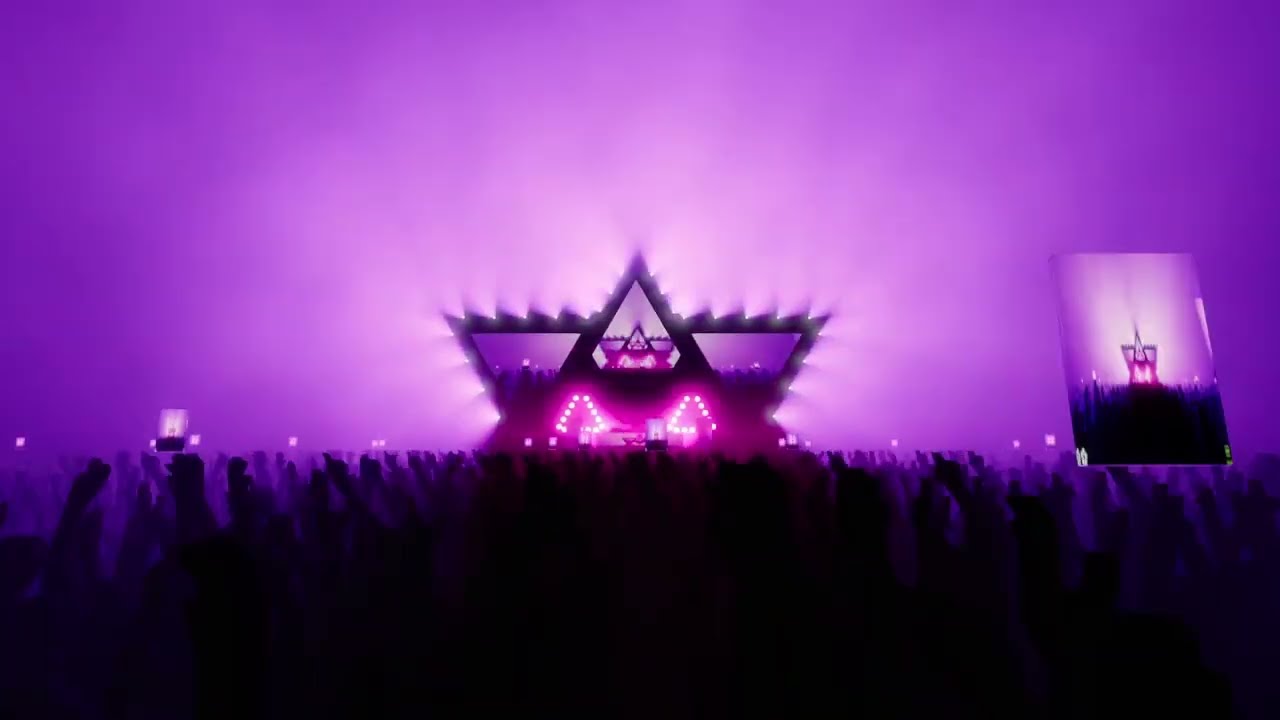 Madison Mars - Atom Chamsys timecoded light show in  Capture