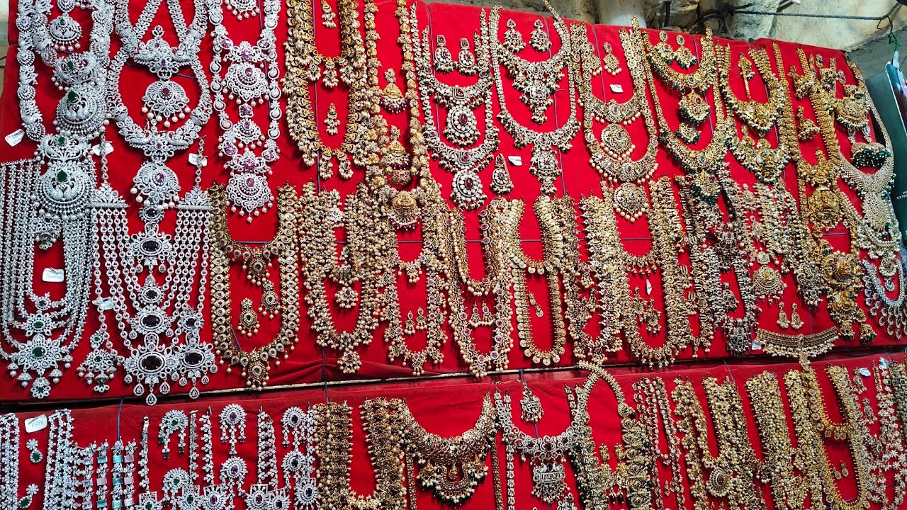Trending jewellery కావాలంటే ఇక్కడికి రావాల్సిందే