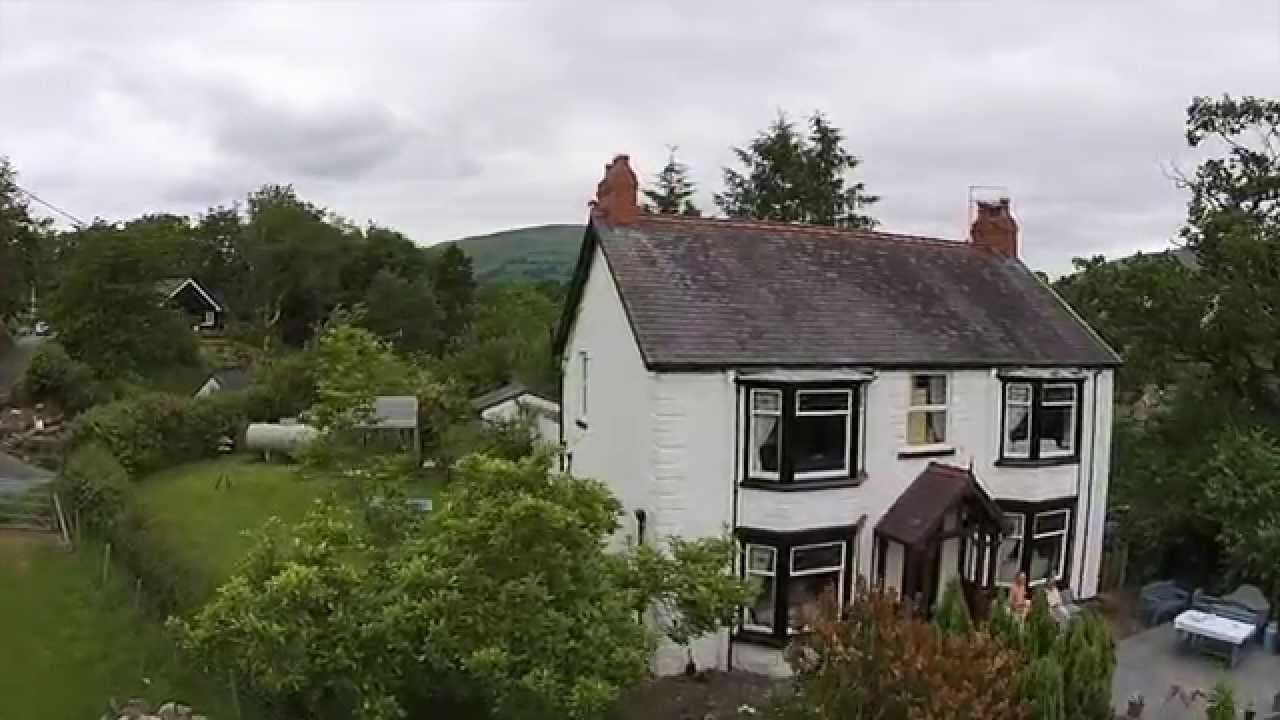 Sunday Morning in Llanrhaeadr