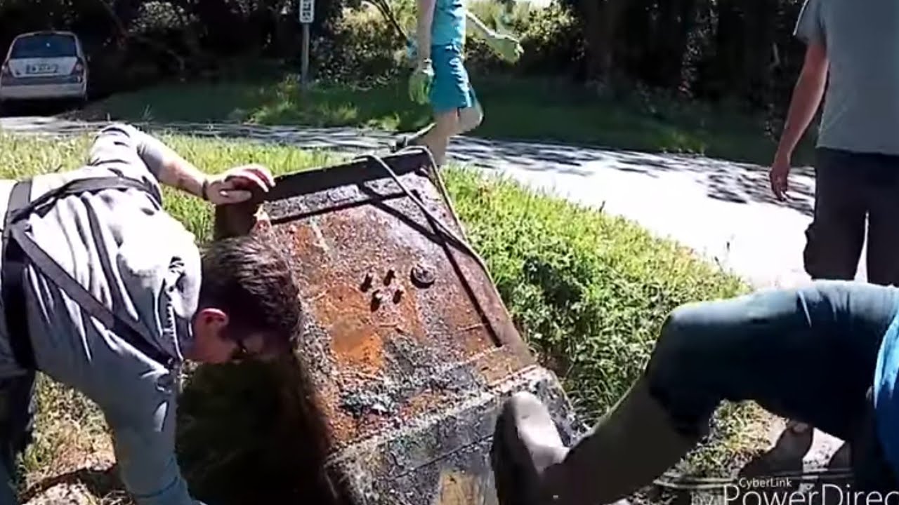 PÊCHE À L'AIMANT Un coffre fort vieux  de 100 ans 😲