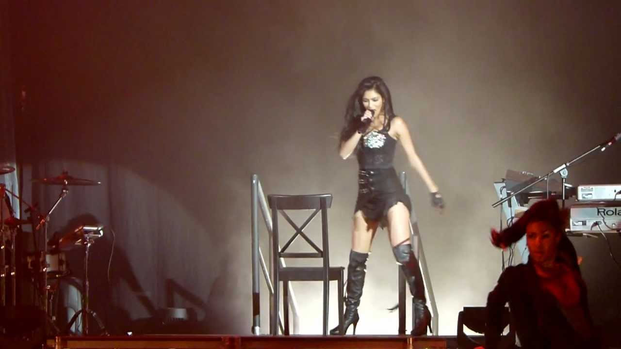 Nicole Scherzinger - 19/02/12 LONDON Hmv Hammersmith Apollo (Wet)