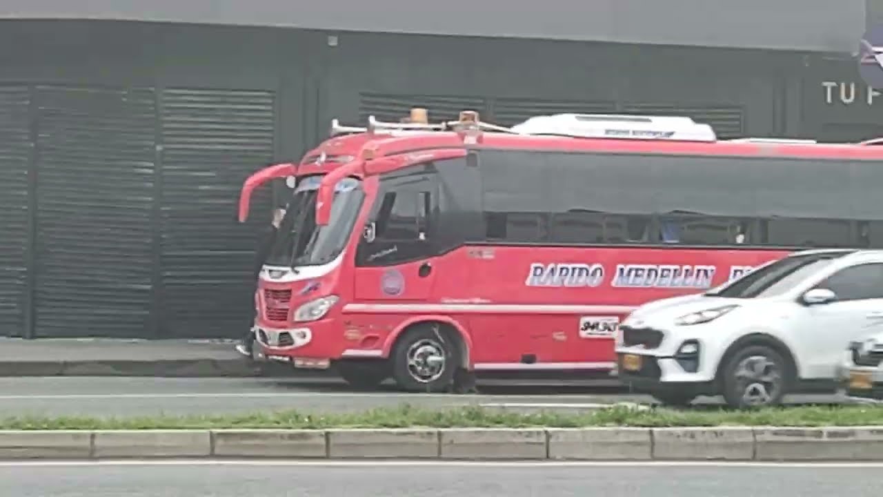 Transporte Aeropuerto Medellín Rionegro Sitios de Recogida y Precios bus